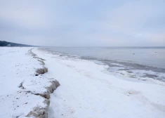 Liepājā izglābts ledū jūrā ielūzis pusaudzis