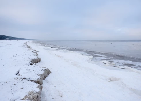 Liepājā izglābts ledū jūrā ielūzis pusaudzis. 