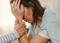 Trieciens mātei: pēc saderināšanās meita vienā mirklī izsvītro viņu no savas dzīves