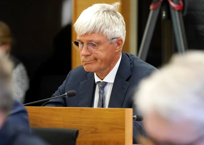 Министр отстранил мэра Резекне Александра Барташевича