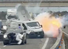 Pilnīgs haoss gaišā dienas laikā - uz šosejas Itālijā noticis šokējošs noziegums. VIDEO