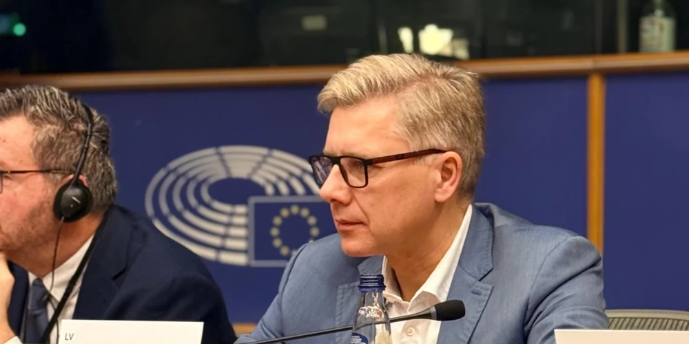 Šis gads Nilam Ušakovam nesis jaunu atbildības līmeni – viņš kļuvis par 2027. gada ES budžeta galveno ziņotāju. Tas ir vēsturisks fakts – viņš ir pirmais deputāts no Latvijas un visas Baltijas, kuram uzticēts turēt roku uz Eiropas svarīgākā finanšu dokumenta pulsa.