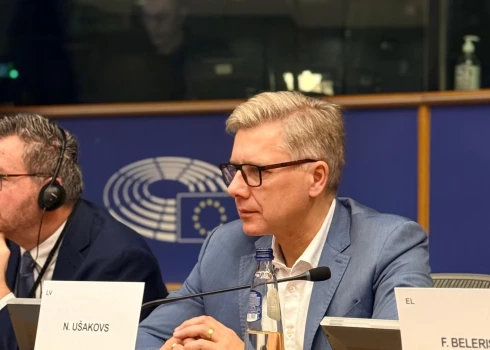 Šis gads Nilam Ušakovam nesis jaunu atbildības līmeni – viņš kļuvis par 2027. gada ES budžeta galveno ziņotāju. Tas ir vēsturisks fakts – viņš ir pirmais deputāts no Latvijas un visas Baltijas, kuram uzticēts turēt roku uz Eiropas svarīgākā finanšu dokumenta pulsa.