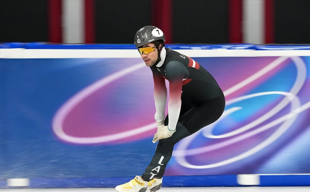 Šorttrekists Bērziņš krietni ātrāks par krievu sportistu, Krūzbergs dramatiskā veidā tiek ceturtdaļfinālā