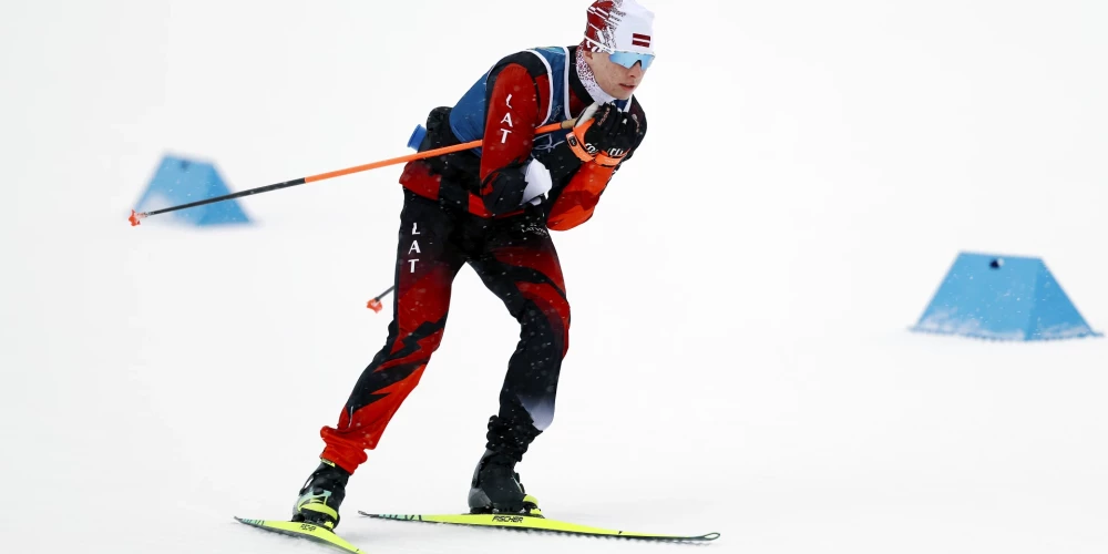 Niks Saulītis (dzimis 2001. gada 4. martā Madonā) ir latviešu distanču slēpotājs. 