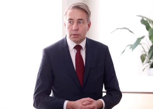 Papildus tam ir jāmeklē citi risinājumi, kas būtu vērsti uz plašāku iedzīvotāju loku.