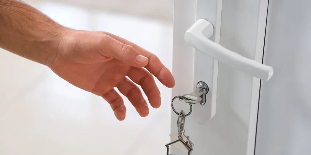 Покупаешь квартиру — получаешь долги!