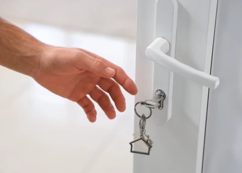 Покупаешь квартиру — получаешь долги!