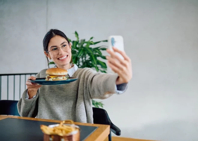 Vīrieša stāsts: nevaru ciest savas sievas “zīmēšanos” sociālajos tīklos