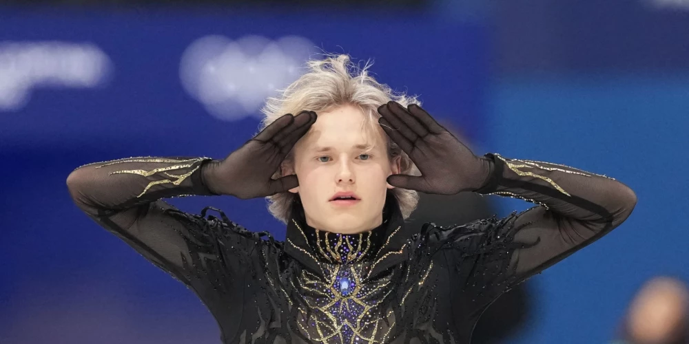 Илья Малинин — американский фигурист, выступающий в одиночном катании. Олимпийский чемпион, чемпион мира, победитель множетсва соревнований. Первый в истории фигурист, которому удалось успешно выполнить на соревнованиях четверной аксель.