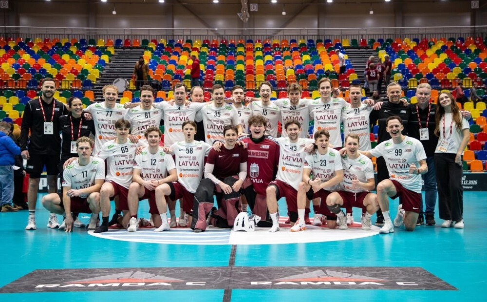 Latvijas florbola izlase Liepājā atspēlējas un trillerī pieveic šveiciešus