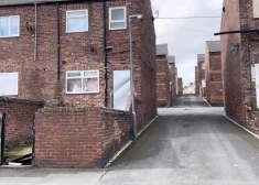 "Nolīdziniet šo vietu līdz ar zemi!" Spoku pilsēta Lielbritānijā pārsteidz ar ko ļoti dīvainu