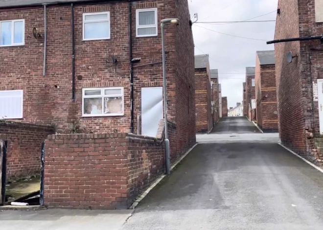 "Nolīdziniet šo vietu līdz ar zemi!" Spoku pilsēta Lielbritānijā pārsteidz ar ko ļoti dīvainu