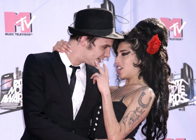 Mirusi atrasta sieviete, kura tikās ar Eimijas Vainhausas bijušo vīru un bija viņa bērnu māte