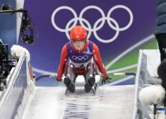 Turam īkšķus! Kamaniņu braucēja Elīna Ieva Bota pirms pēdējā brauciena ir sudraba pozīcijā