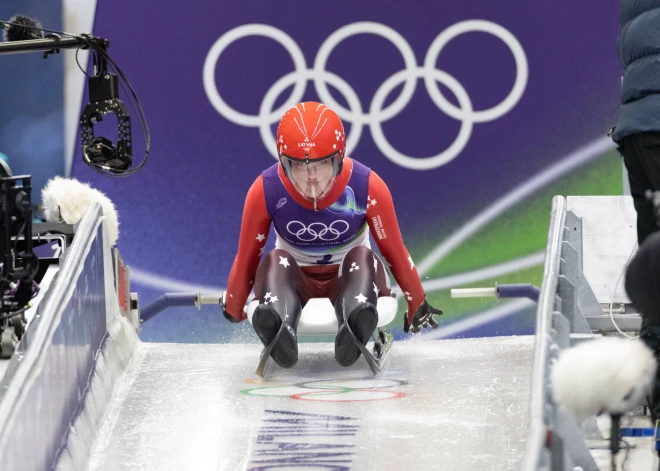 Turam īkšķus! Kamaniņu braucēja Elīna Ieva Bota pirms pēdējā brauciena ir sudraba pozīcijā