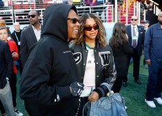 Bejonses vecākā atvase ir mammas kopija! Jay-Z apmeklē "Super Bowl" ar abām meitām