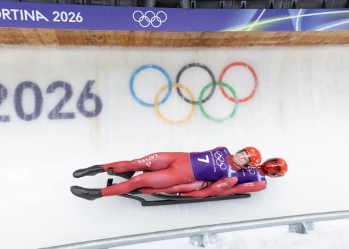 Mārtiņš Bots/Roberts Plūme uzvarēja veselos divos treniņbraucienos.