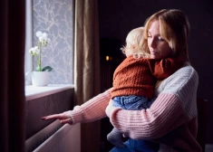 Может ли судебный исполнитель "забрать" детские пособия?