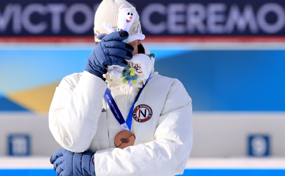 Norvēģu biatlonists pēc izcīnītās medaļas olimpiskajās spēlēs satricina pasauli ar vaļsirdīgu atzīšanos