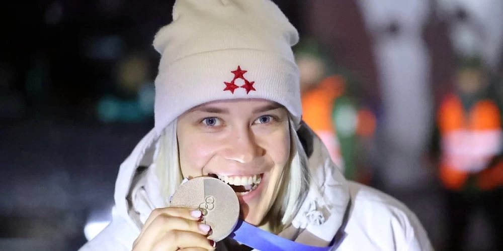 Elīna Ieva Bota izcīna sudraba medaļu 2026. gada ziemas olimpiskajās spēlēs.