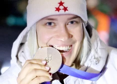 Latvijas pirmo medaļu Milānas-Kortīnas olimpiskajās spēlēs izcīnījusi Elīna Ieva Bota.