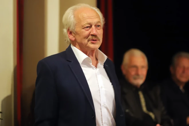 Valdis Lūriņš dzimšanas dienā saņēma īpašu dāvanu no visas ģimenes.