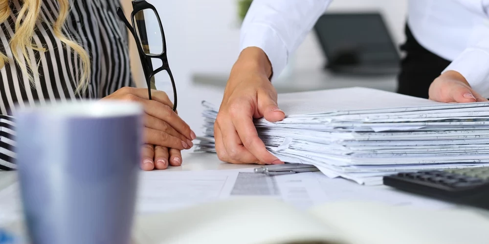 Latvijas Zvērinātu tiesu izpildītāju kolēģija ir neatkarīga zvērinātu tiesu izpildītāju profesionāla korporācija, kas apvieno visus Latvijā praktizējošus zvērinātus tiesu izpildītājus.