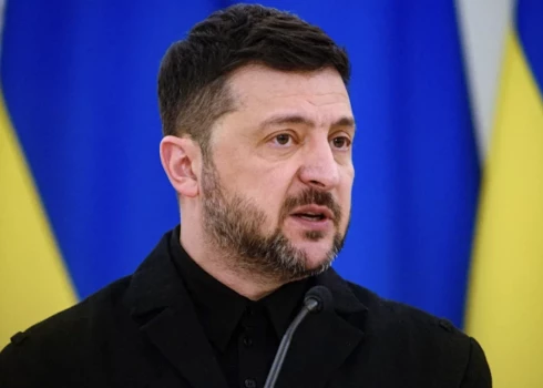 Ukrainas Konstitūcija, tāpat kā daudzu valstu likumdošana, paredz, ka kara apstākļos jaunas vēlēšanas valstī netiek rīkotas.