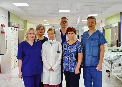 Austrumu slimnīcā veikta unikāla galvaskausa audzēja operācija ar fluorescences navigāciju.