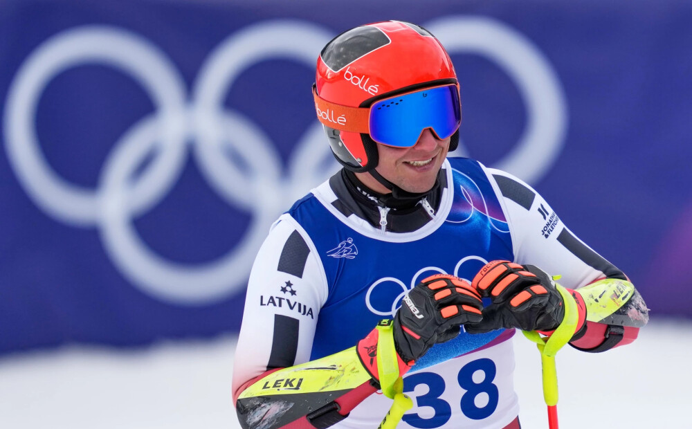 Elvis Opmanis supergigantā ceturtā desmita vidū, dominanci turpina šveicietis fon Almens