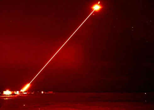 Lielbritānijā testē lāzera lielgabalu, kam dots nosaukums "DragonFire".