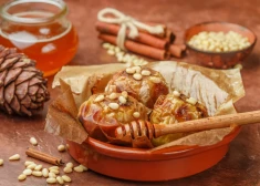 Вкус зимнего вечера: запеченные яблоки с медом, корицей и орешками
