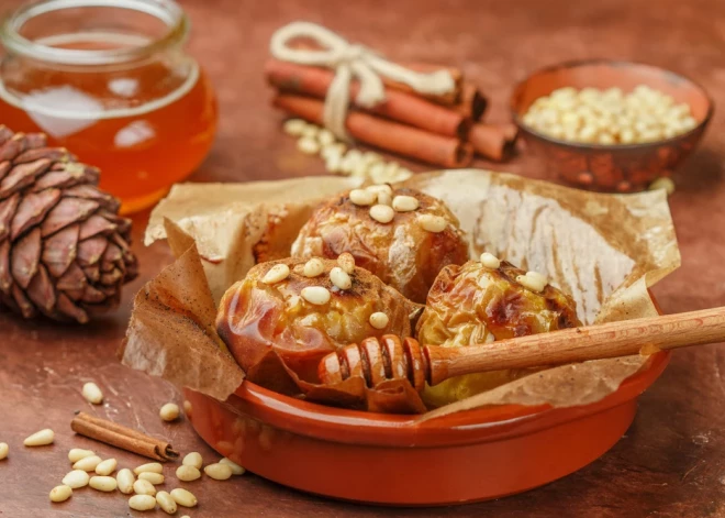 Вкус зимнего вечера: запеченные яблоки с медом, корицей и орешками