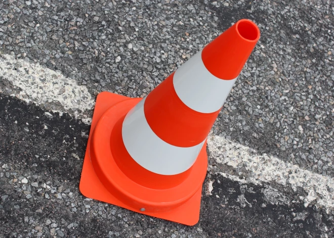 Pie Vecpiebalgas ievieš ātruma ierobežojumus saistībā ar defektu ceļa segumā