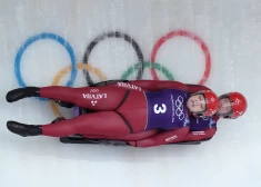 Latvijas sieviešu divnieks olimpisko spēļu debijā pēc pirmā brauciena uzreiz aiz pjedestāla