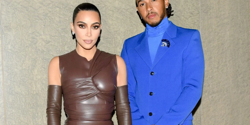 Kima Kardašjana un Lūiss Hamiltons 2021. gadā. Abi ir pazīstami jau ilgāku laiku, taču romantiskās attiecības aizsākušās vien nesen.