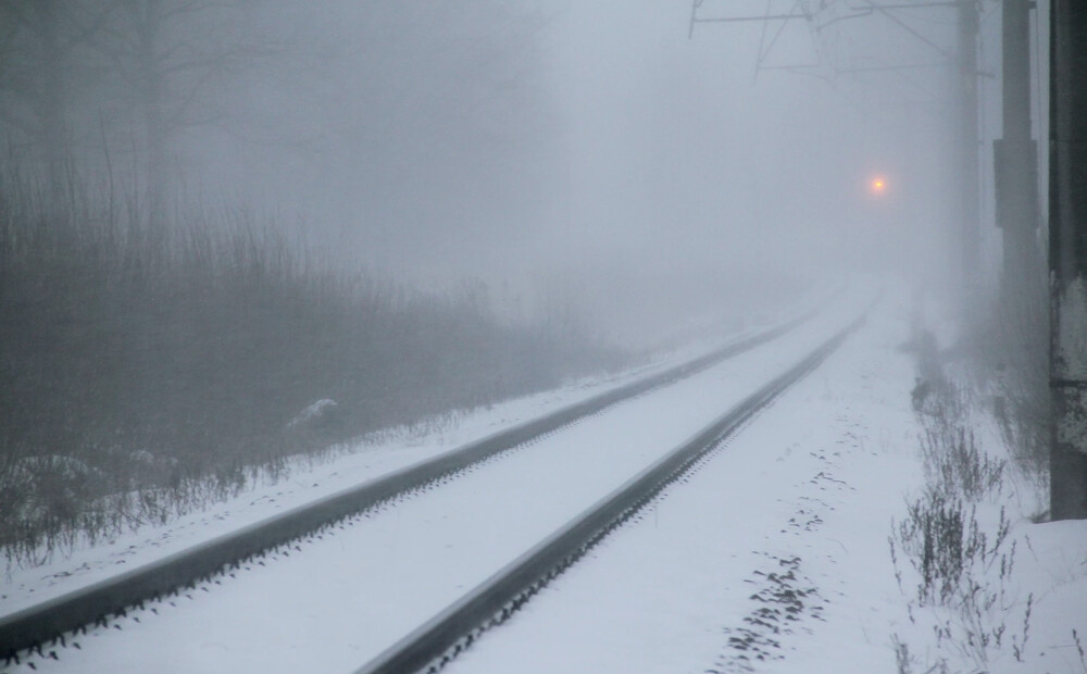 Sarkandaugavā bojāta dzelzceļa pārbrauktuves signalizācija, satiksmi regulē manuāli