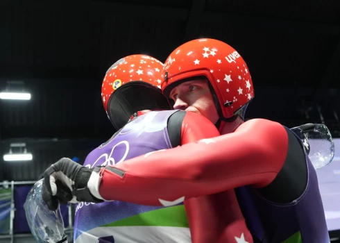 Mārtiņš Bots ar Robertu Plūmi pie medaļas netika.