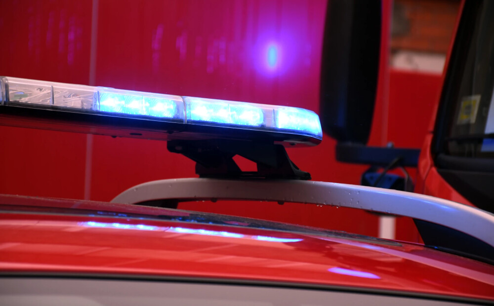 Liesmas Krustpils ielas garāžu kooperatīvā aprij apsarga mājvietu: pēc postažas vīrietis nonāk patversmē