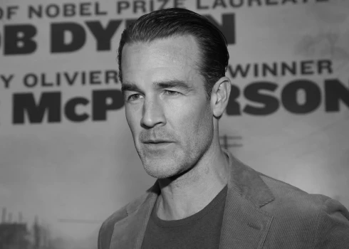 Джеймс Ван Дер Бик (1977 – 2026).