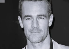 48 gadu vecumā miris kulta seriāla “Dosona līcis” zvaigzne Džeimss Van Der Bīks