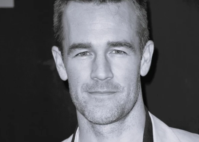 48 gadu vecumā miris kulta seriāla “Dosona līcis” zvaigzne Džeimss Van Der Bīks