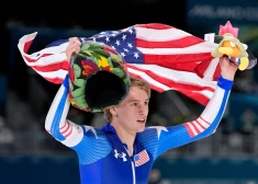 Pussekunde līdz zeltam: dramatiskā 1000 m cīņā uzvar ASV ātrslidotājs Stolzs