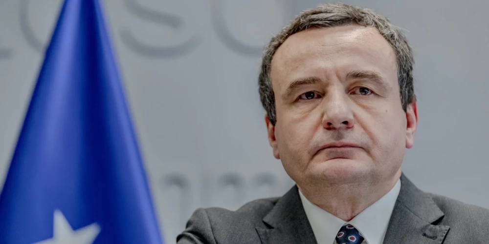 Par Albinu Kurti, kurš 12 mēnešus amata pienākumus pildīja pagaidu statusā, nobalsoja 66 deputāti 120 deputātu parlamentā.