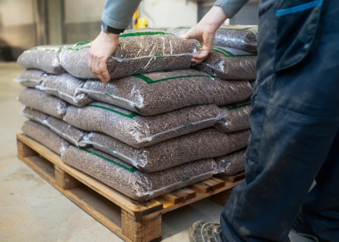 Kurināmā krīze Latvijā: veikalos ievieš stingrus limitus; brīdina par "izmanīgiem" krāpniekiem