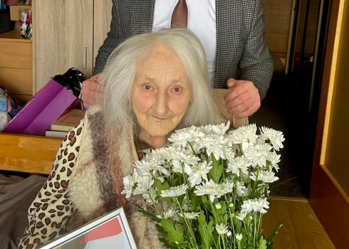  Ilggadējā skolotāja Velta Kauša no Madonas novada februāra sākumā nosvinēja savu 100. dzimšanas dienu.