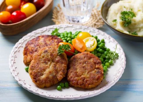 Starptautiskie zinātniskie pētījumi parāda – tas, ko ēdam, būtiski ietekmē ne tikai mūsu pašu veselību un labsajūtu, bet arī planētas nākotni. (Foto: Shutterstock)