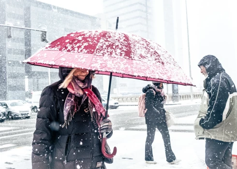 Visā valstī izsludināts oranžais brīdinājums.