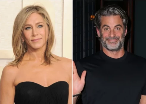 Pēc gadiem vientulībā Dženifera Anistone atkal staro mīlestībā.